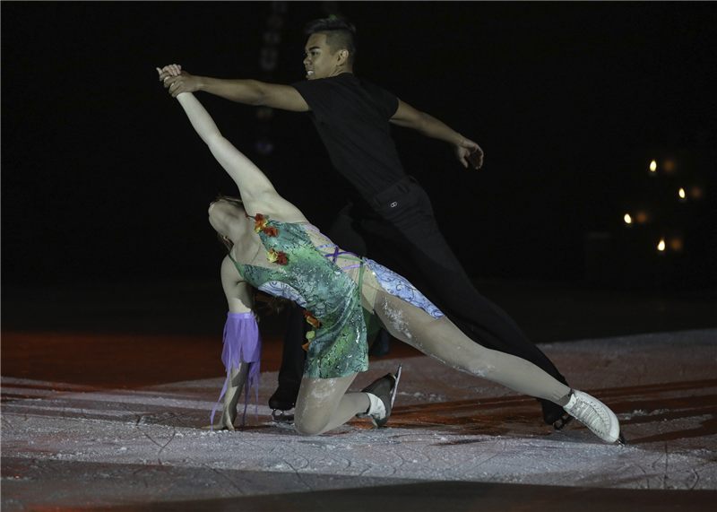 Specialsydda soloklänningar till Show on Ice